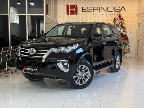 TOYOTA HILUX SW4 2.8 SRX 4X4 16V TURBO INTERCOOLER DIESEL 4P AUTOMÁTICO TOYOTA HILUX SW4 2.8 SRX 4X4 16V TURBO INTERCOOLER DIESEL 4P AUTOMÁTICO